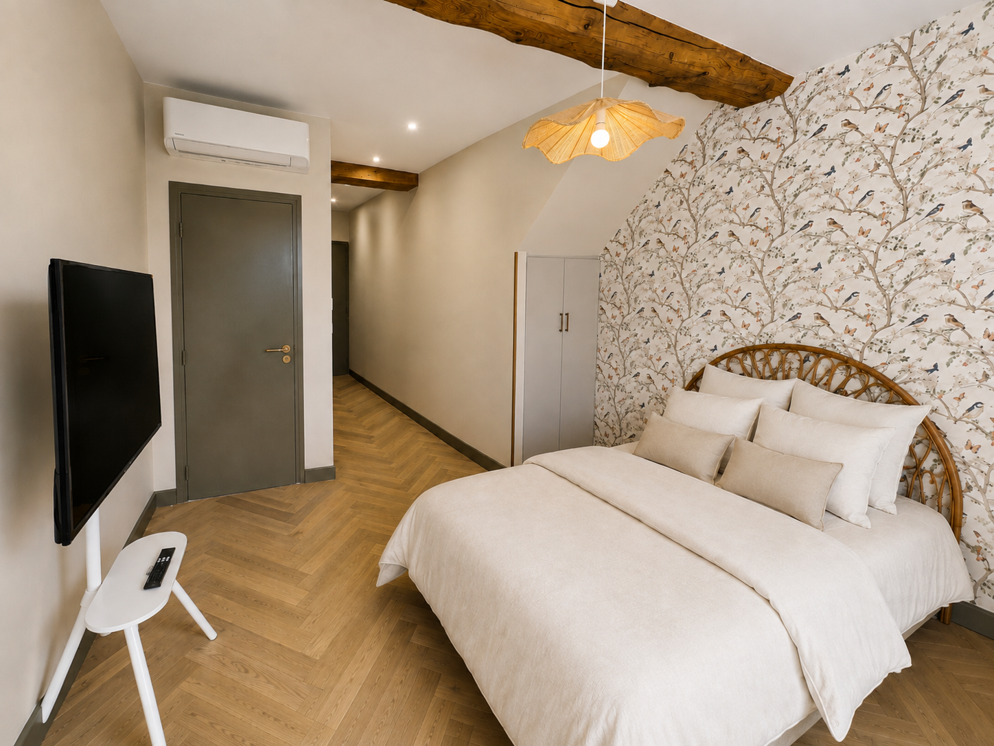 Suite n°2 – chambre papier oiseaux et poutres