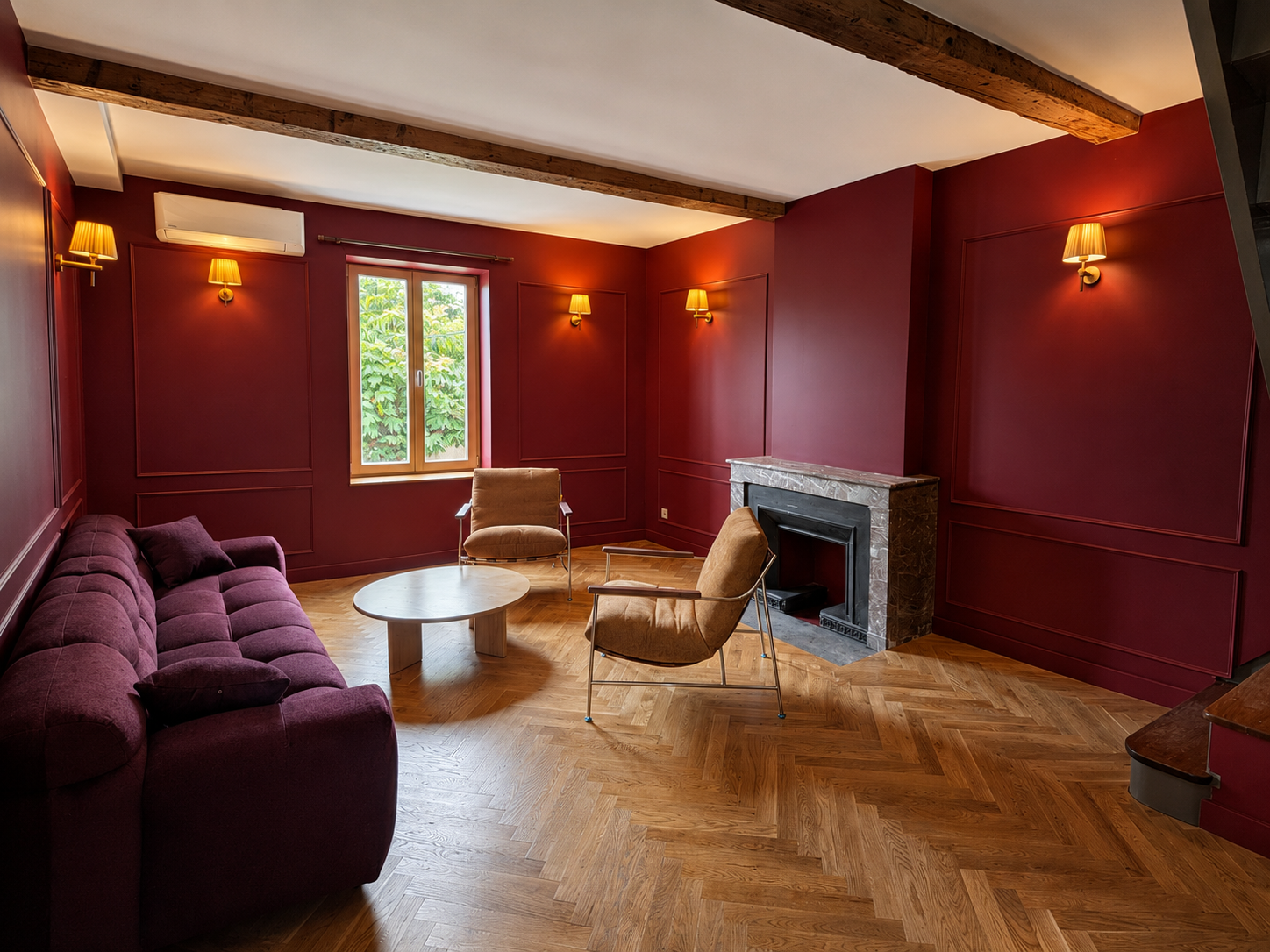 Salon partagé, cheminée en marbre et parquet point de Hongrie